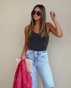 NIKI-001 Kip Seamless Scoop Tank - Charcoal